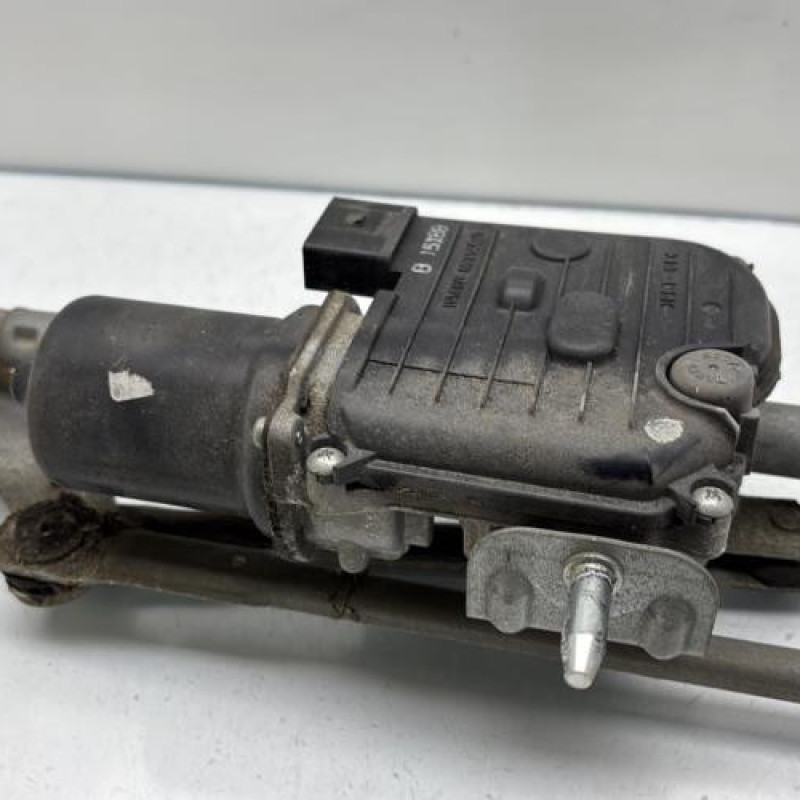 Moteur essuie glace avant VOLKSWAGEN SCIROCCO 3 Photo n°4