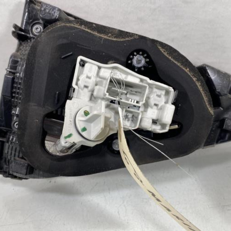 Feu arriere secondaire droit (feux) VOLKSWAGEN TOURAN 3 Photo n°2