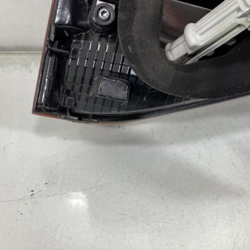 Feu arriere secondaire droit (feux) VOLKSWAGEN TOURAN 3 Photo n°6