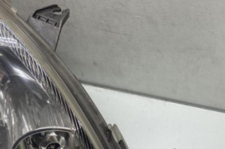 Optique avant principal droit (feux)(phare) TOYOTA YARIS 1