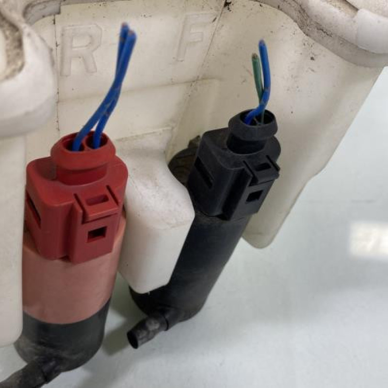 Vase de lave glace TOYOTA YARIS 2 Photo n°7