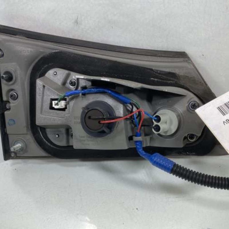 Feu arriere secondaire droit (feux) LEXUS IS 2 Photo n°2