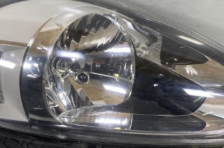Optique avant principal droit (feux)(phare) FIAT GRANDE PUNTO Photo n°1