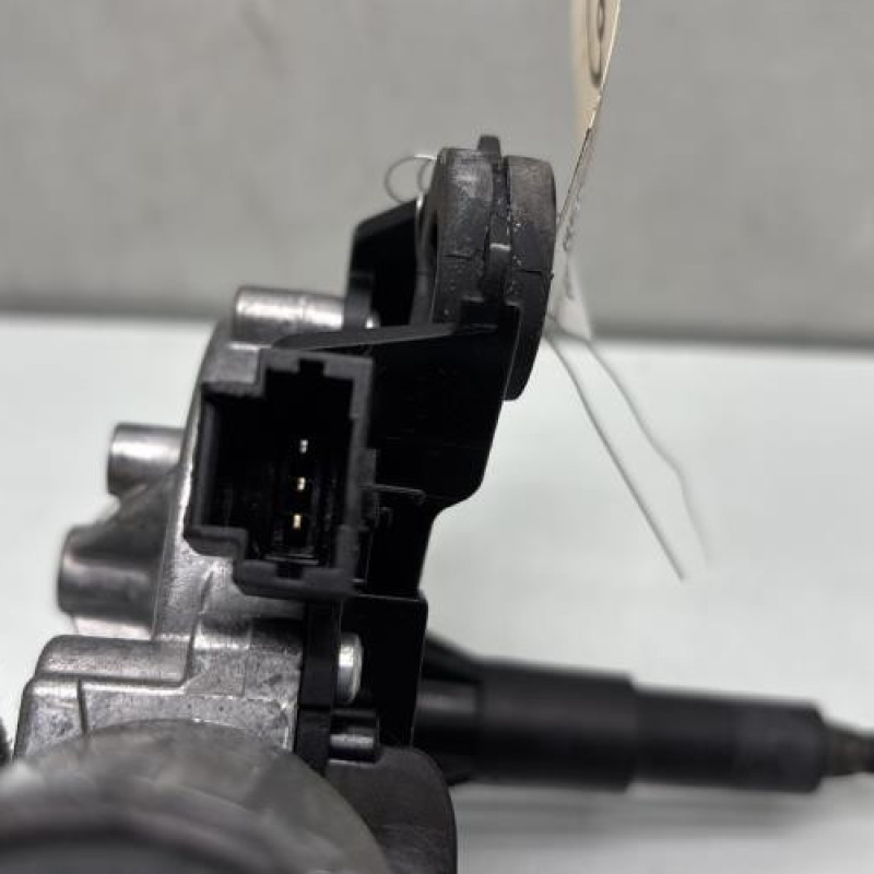 Moteur essuie glace arriere RENAULT TWINGO 3 Photo n°4