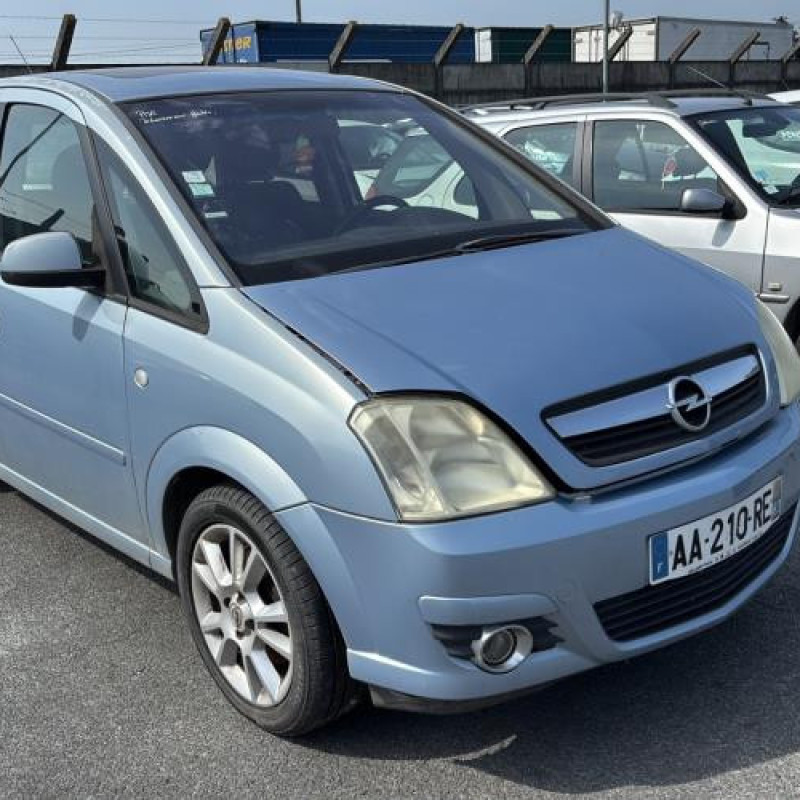 Anti brouillard arriere gauche OPEL MERIVA A Photo n°6