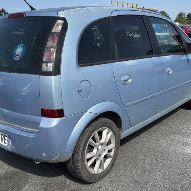 Anti brouillard arriere gauche OPEL MERIVA A Photo n°7