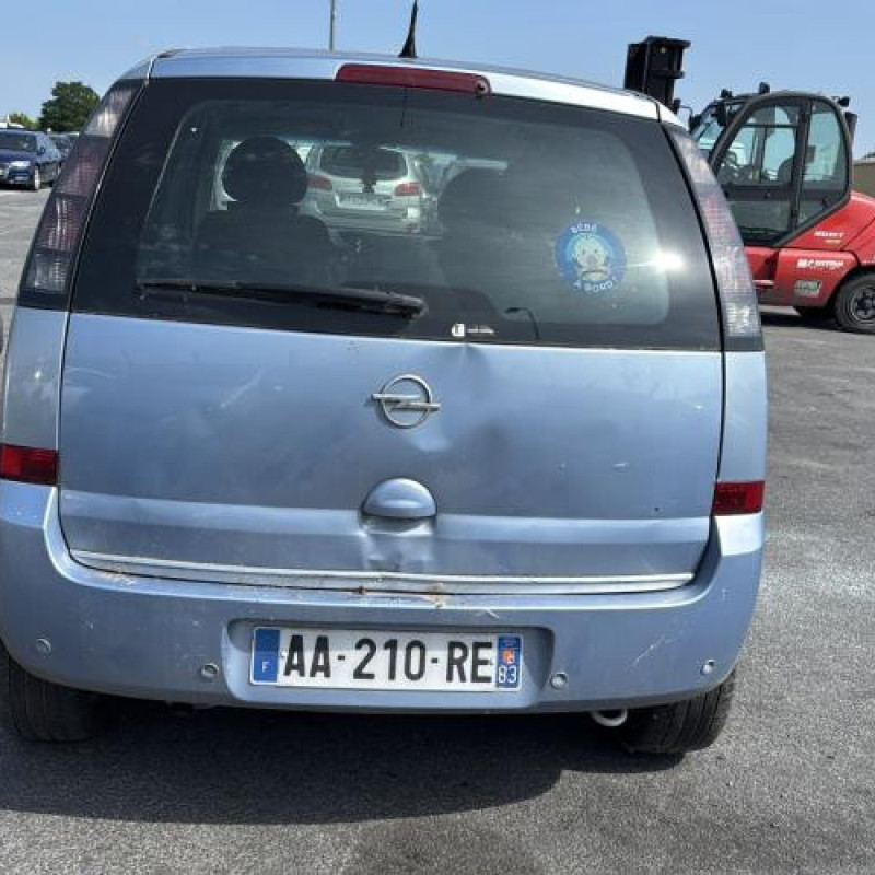 Anti brouillard arriere gauche OPEL MERIVA A Photo n°9