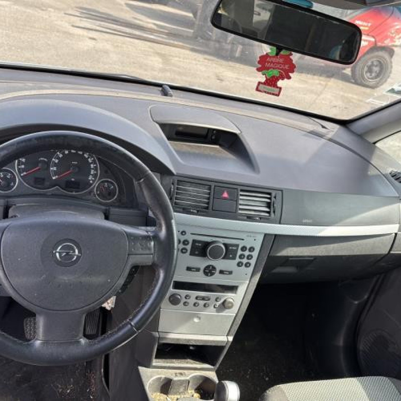 Anti brouillard arriere gauche OPEL MERIVA A Photo n°16