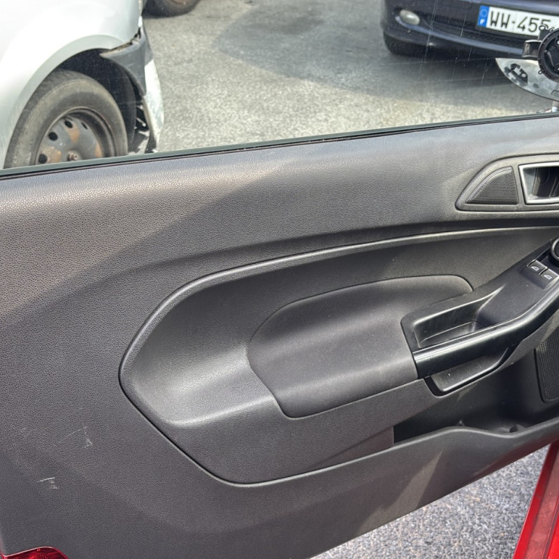 FORD FIESTA 6 PHASE 2 1.25i - 16V Photo n°10