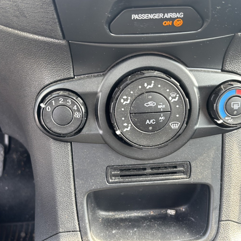 FORD FIESTA 6 PHASE 2 1.25i - 16V Photo n°16