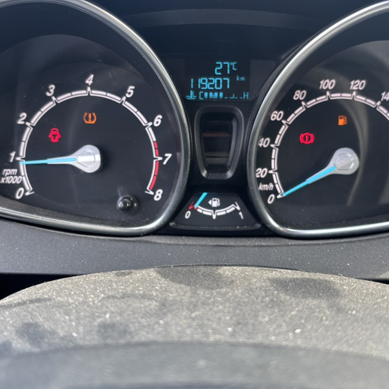 FORD FIESTA 6 PHASE 2 1.25i - 16V Photo n°20