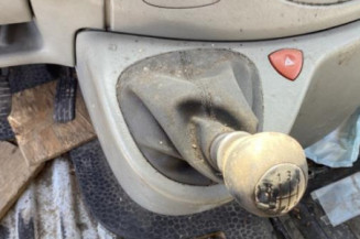 Moteur essuie glace avant RENAULT TRAFIC 2