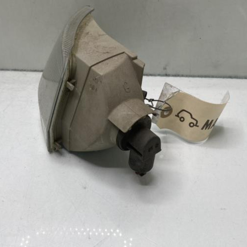 Optique avant secondaire gauche (feux)(clignotant) PEUGEOT 106 Photo n°2