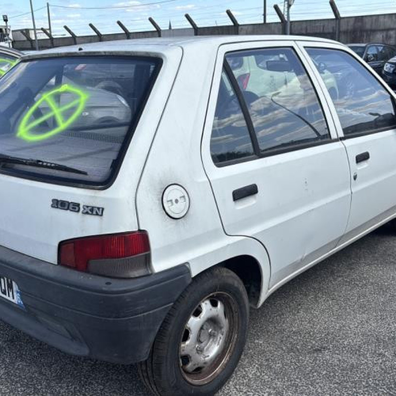 Optique avant secondaire gauche (feux)(clignotant) PEUGEOT 106 Photo n°6