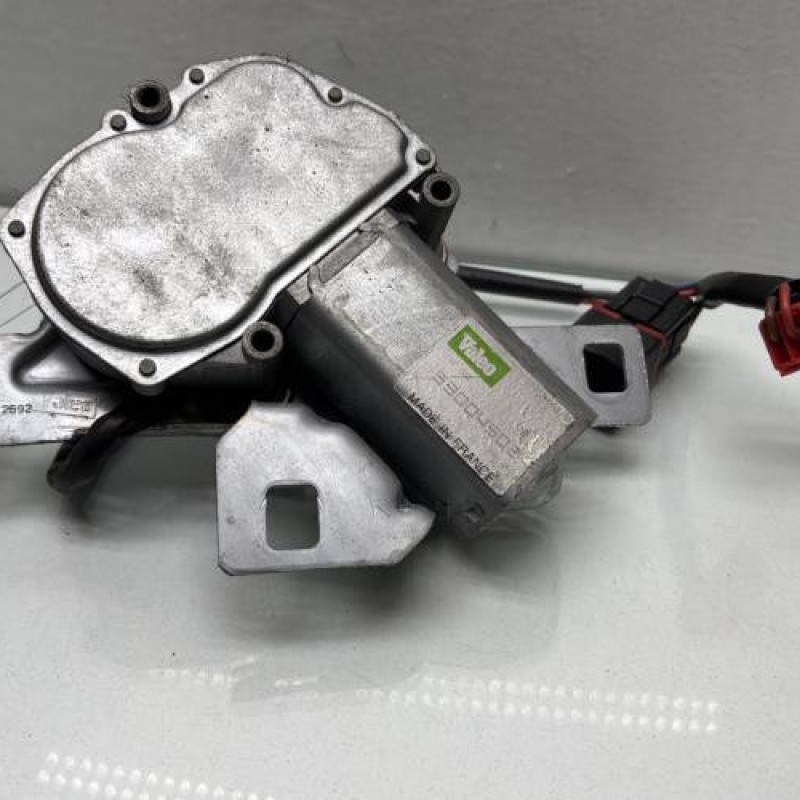 Moteur essuie glace arriere PEUGEOT 106 Photo n°2
