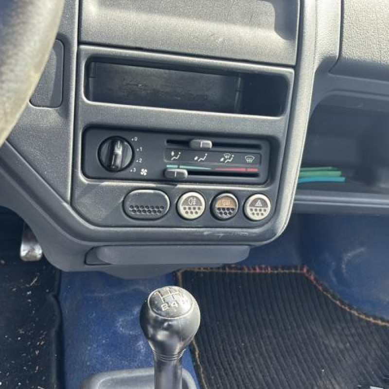 Moteur essuie glace arriere PEUGEOT 106 Photo n°19