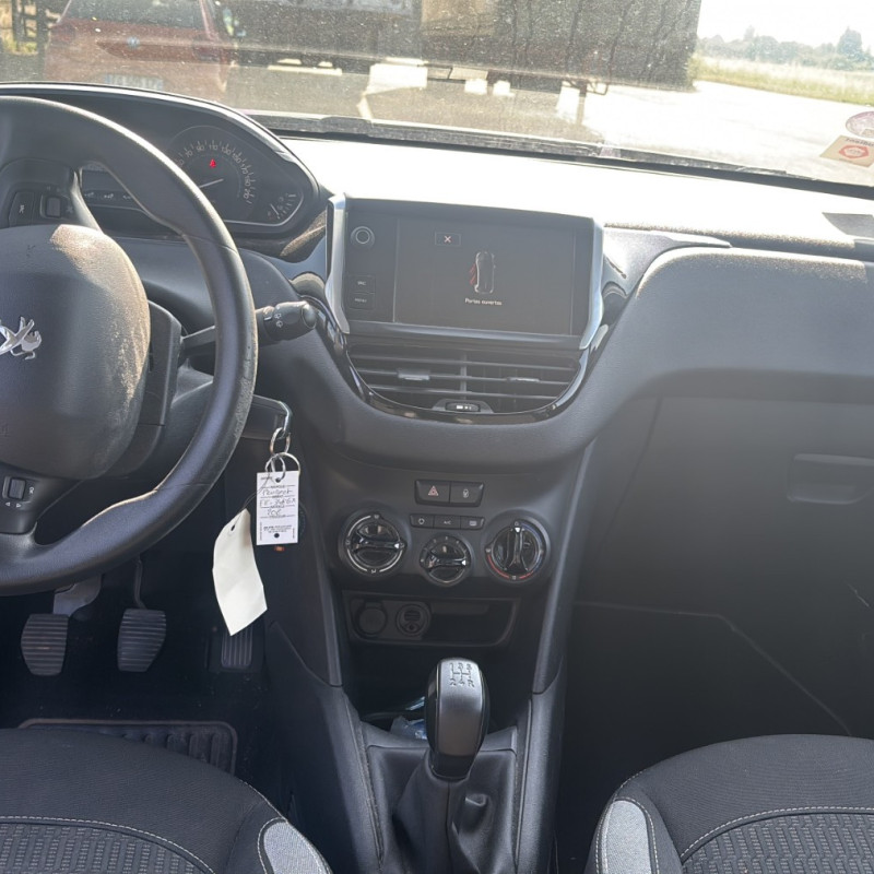 PEUGEOT 208 1 PHASE 2 1.2 VTI - 12V Photo n°12