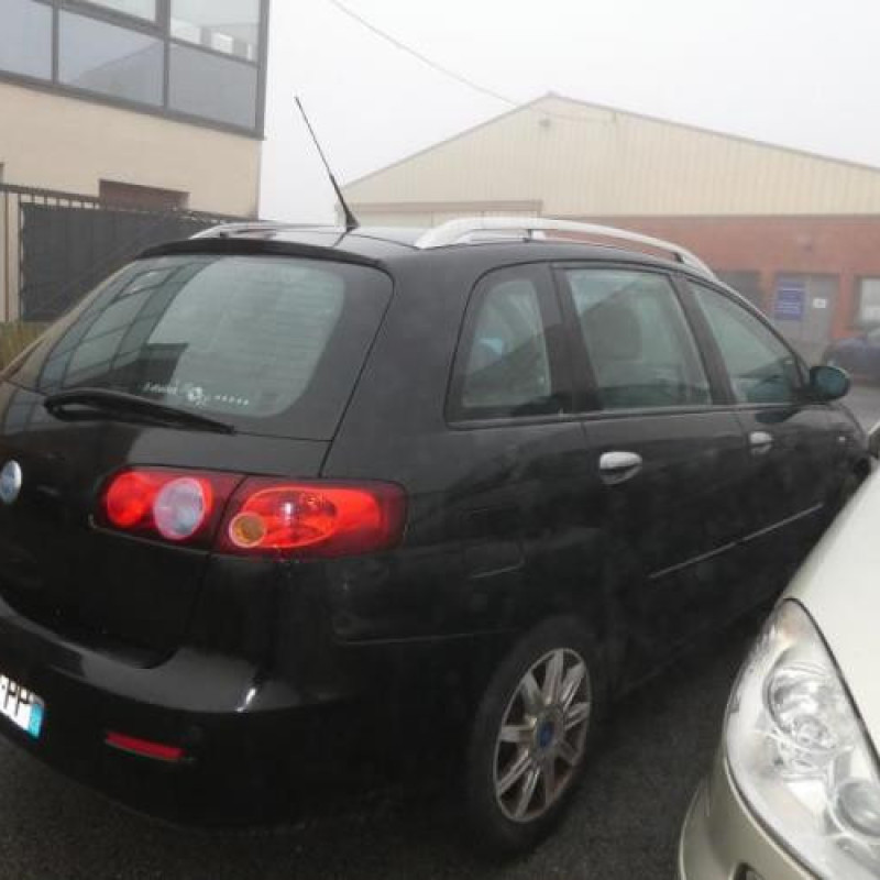 Feu arriere principal gauche (feux) FIAT CROMA 2 Photo n°11