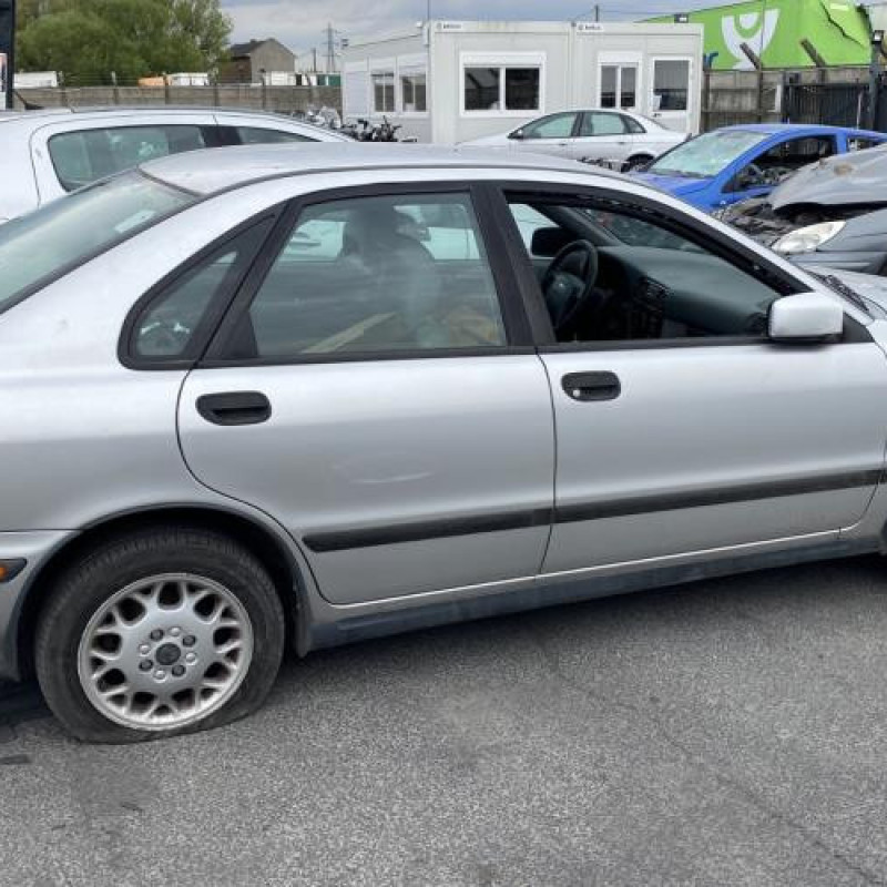 Feu arriere principal droit (feux) VOLVO S 40 1 Photo n°9
