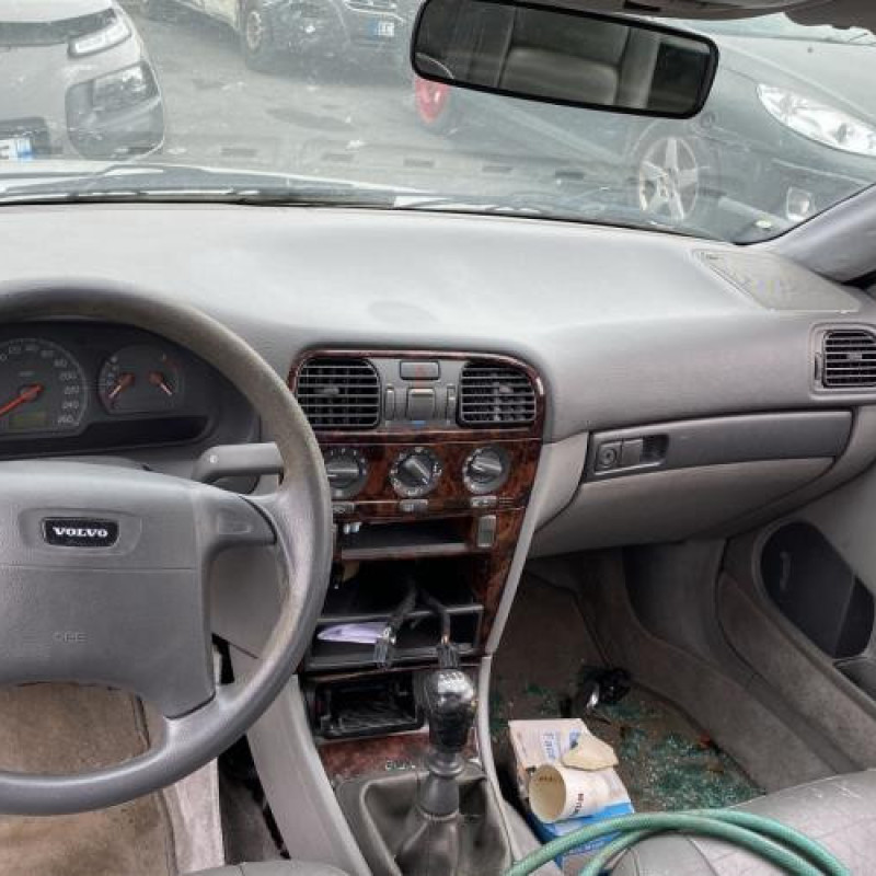 Feu arriere principal droit (feux) VOLVO S 40 1 Photo n°16