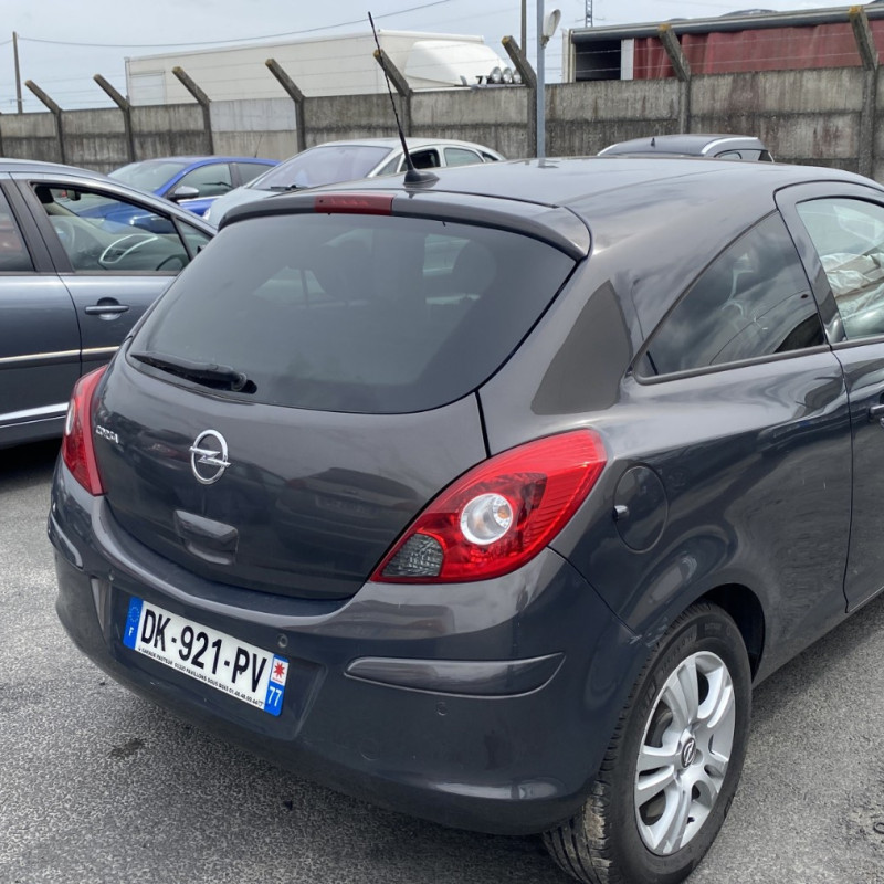 OPEL CORSA D PHASE 2 1.2i - 16V Photo n°3