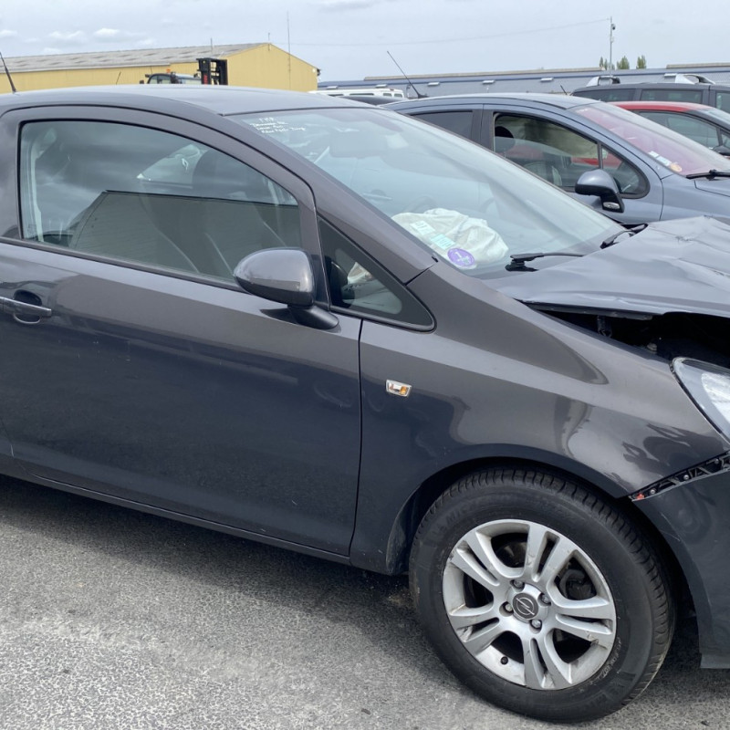 OPEL CORSA D PHASE 2 1.2i - 16V Photo n°8