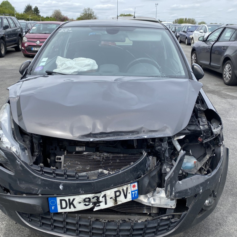 OPEL CORSA D PHASE 2 1.2i - 16V Photo n°9