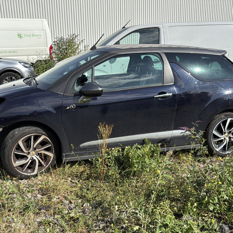 DS DS3 CABRIOLET PHASE 2 1.2 VTI - 12V Photo n°3