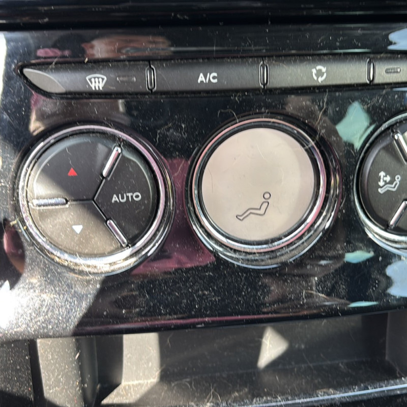 DS DS3 CABRIOLET PHASE 2 1.2 VTI - 12V Photo n°9
