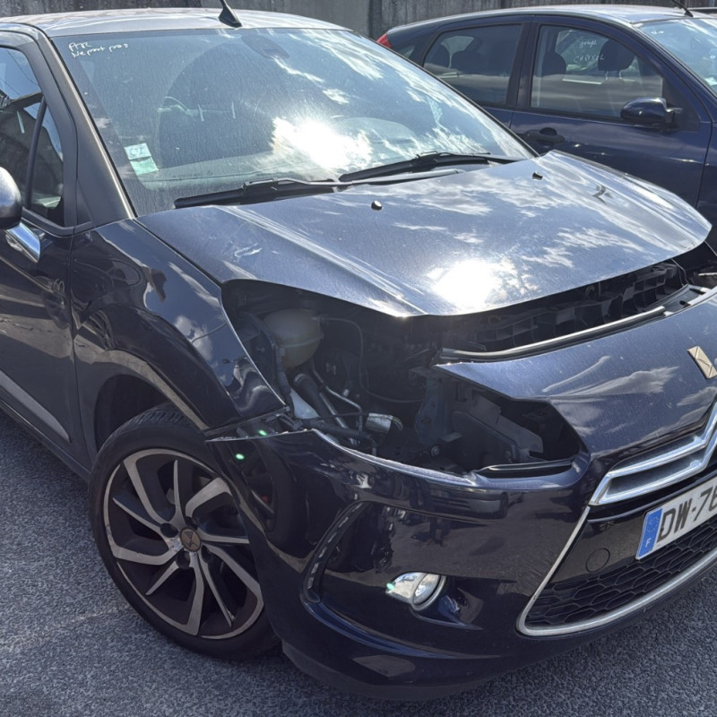 DS DS3 CABRIOLET PHASE 2 1.2 VTI - 12V Photo n°17