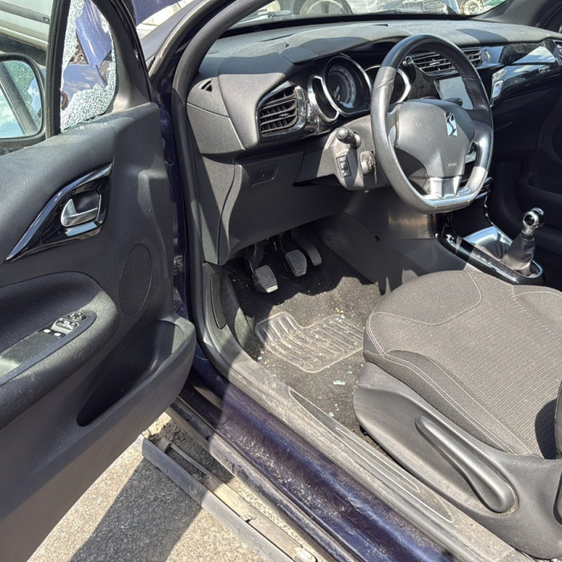 DS DS3 CABRIOLET PHASE 2 1.2 VTI - 12V Photo n°29