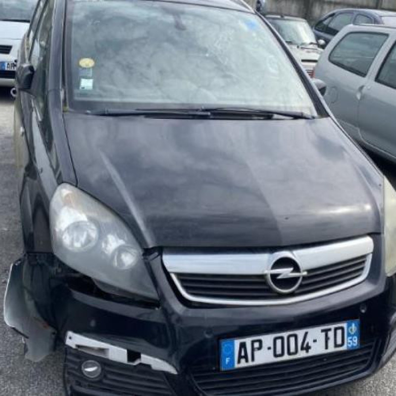 Feu arriere principal droit (feux) OPEL ZAFIRA B Photo n°10