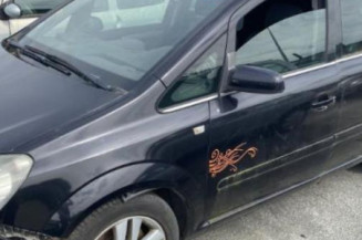 Feu arriere principal droit (feux) OPEL ZAFIRA B