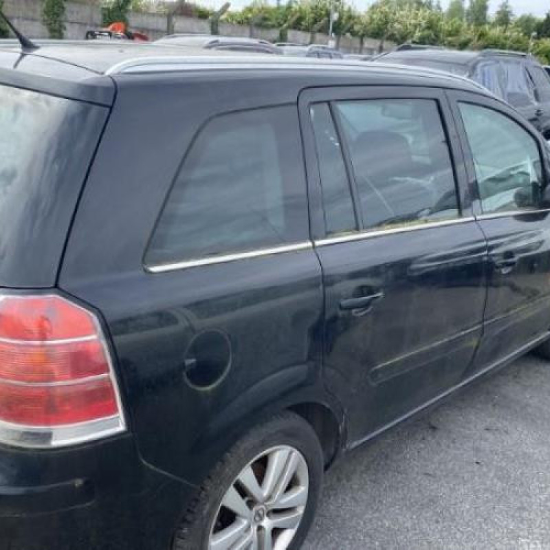 Feu arriere principal droit (feux) OPEL ZAFIRA B Photo n°20