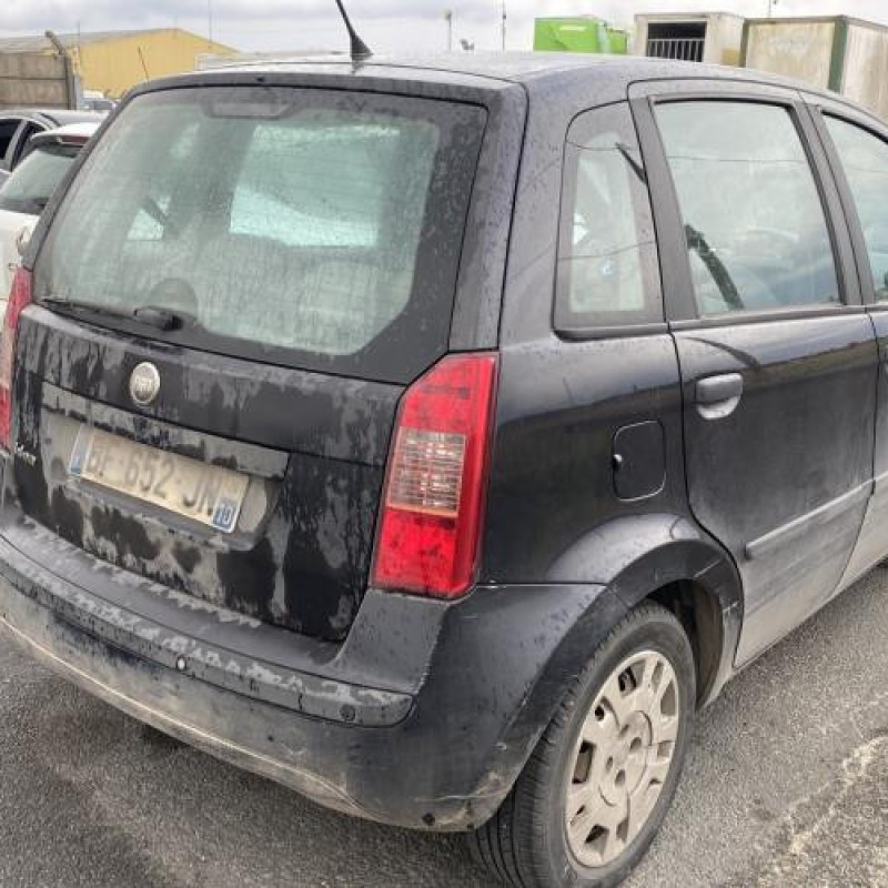 Feu arriere principal gauche (feux) FIAT IDEA Photo n°16