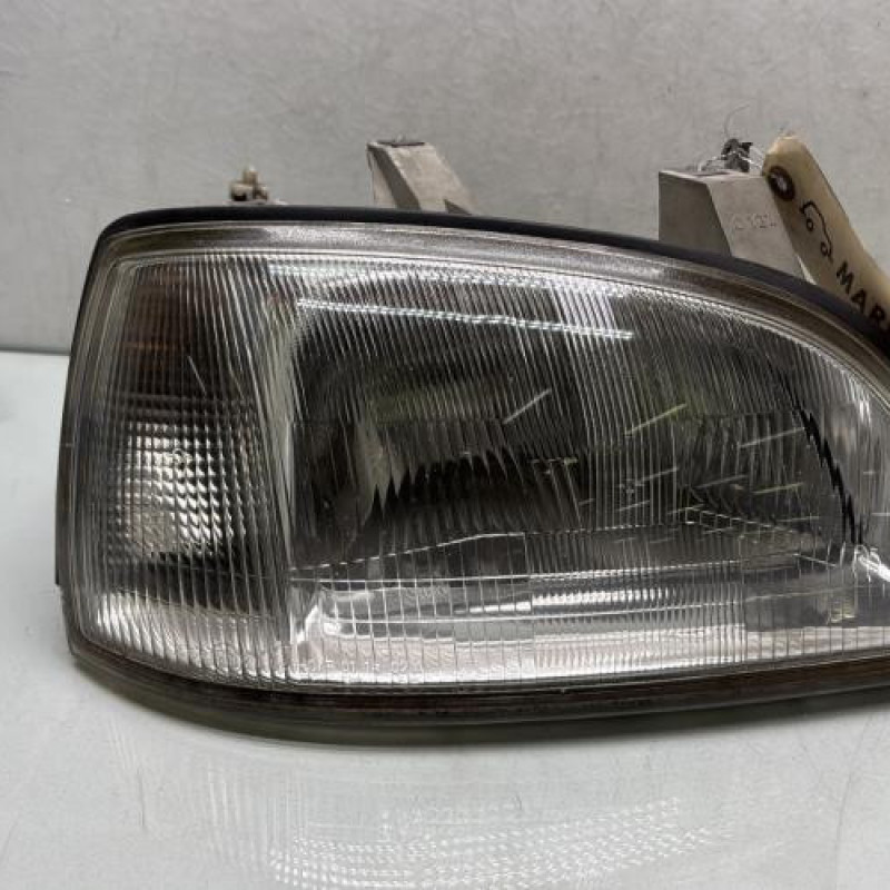 Optique avant principal droit (feux)(phare) RENAULT CLIO 1 Photo n°1
