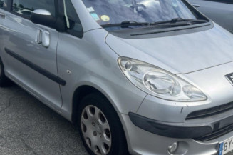 PEUGEOT 1007 1.4i - 8V Photo n°1