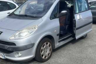 PEUGEOT 1007 1.4i - 8V