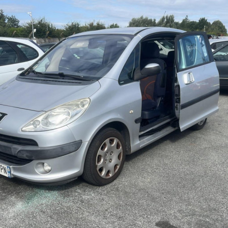 PEUGEOT 1007 1.4i - 8V