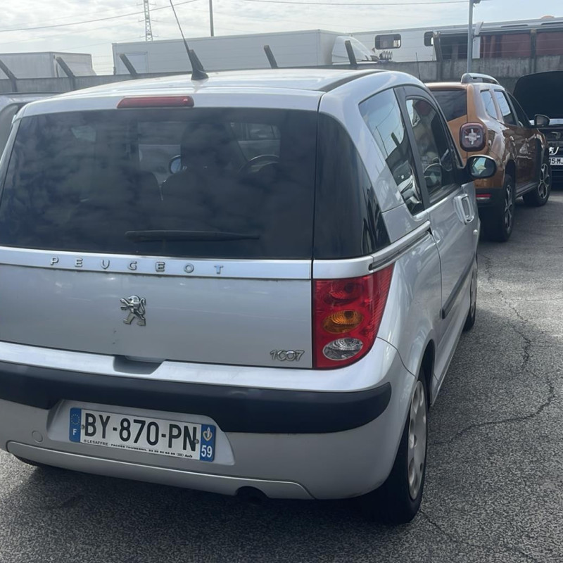 PEUGEOT 1007 1.4i - 8V Photo n°3