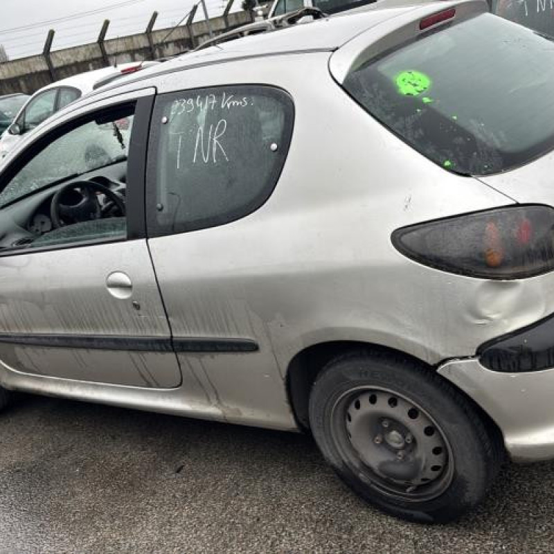 Aile avant droit PEUGEOT 206 Photo n°11