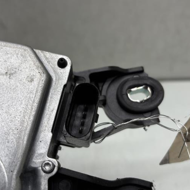Moteur essuie glace arriere VOLKSWAGEN TIGUAN 1 Photo n°4