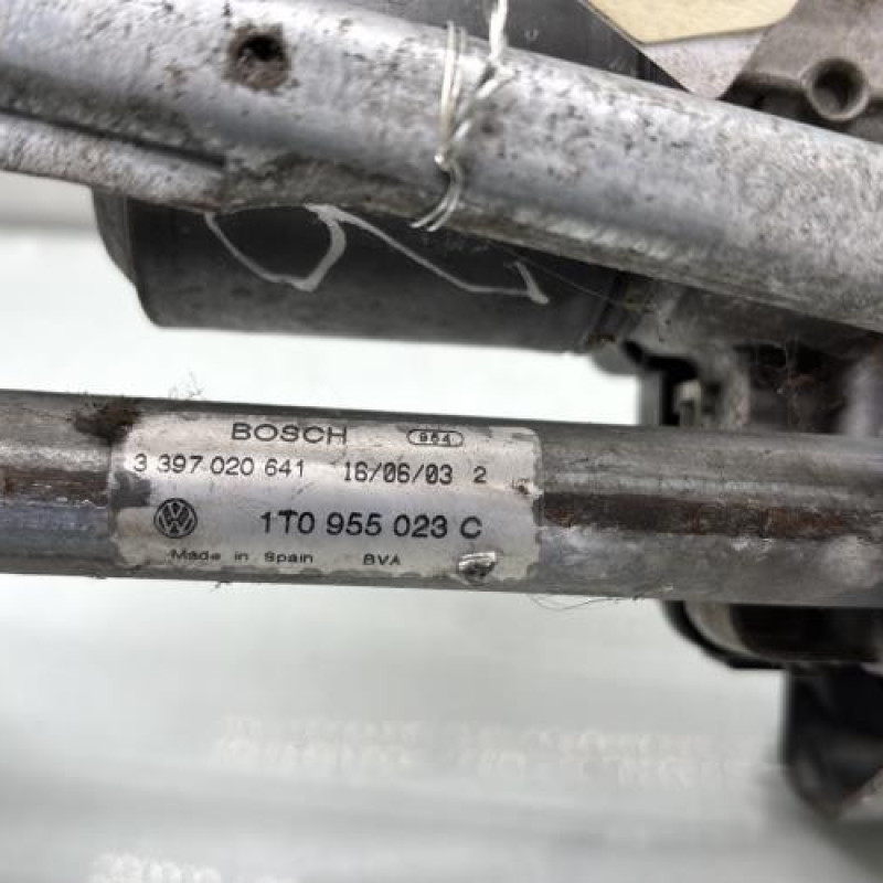 Moteur essuie glace avant gauche VOLKSWAGEN TOURAN 1 Photo n°4