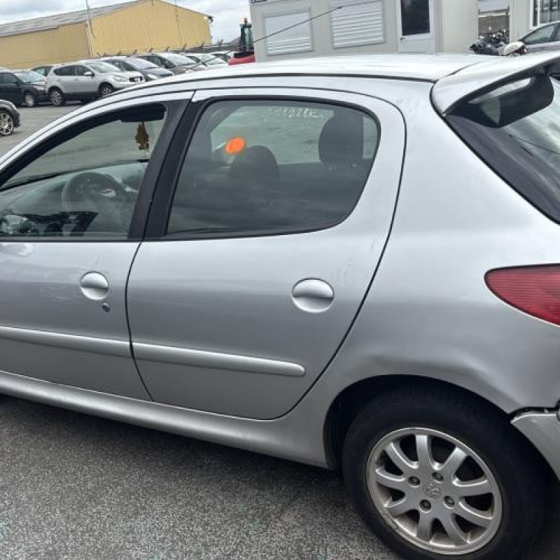 Aile avant droit PEUGEOT 206 Photo n°10