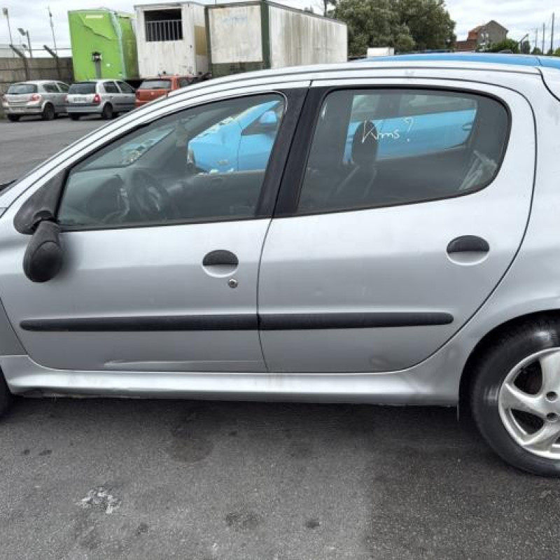 Aile avant droit PEUGEOT 206 Photo n°10
