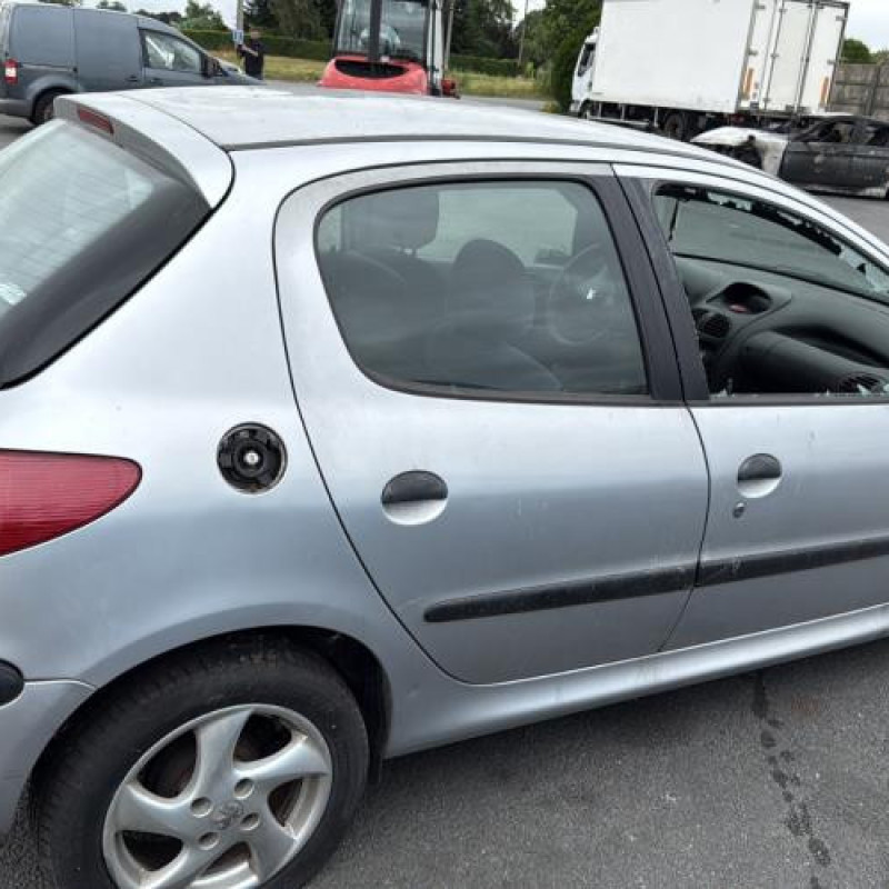 Aile avant gauche PEUGEOT 206 Photo n°12