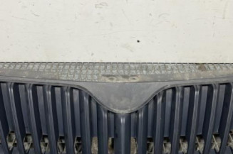 Calandre SKODA SUPERB 2 Photo n°1