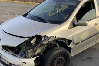 Amortisseur avant droit RENAULT CLIO 3