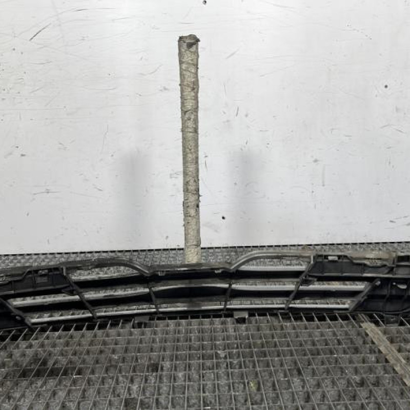 Calandre TOYOTA VERSO Photo n°4