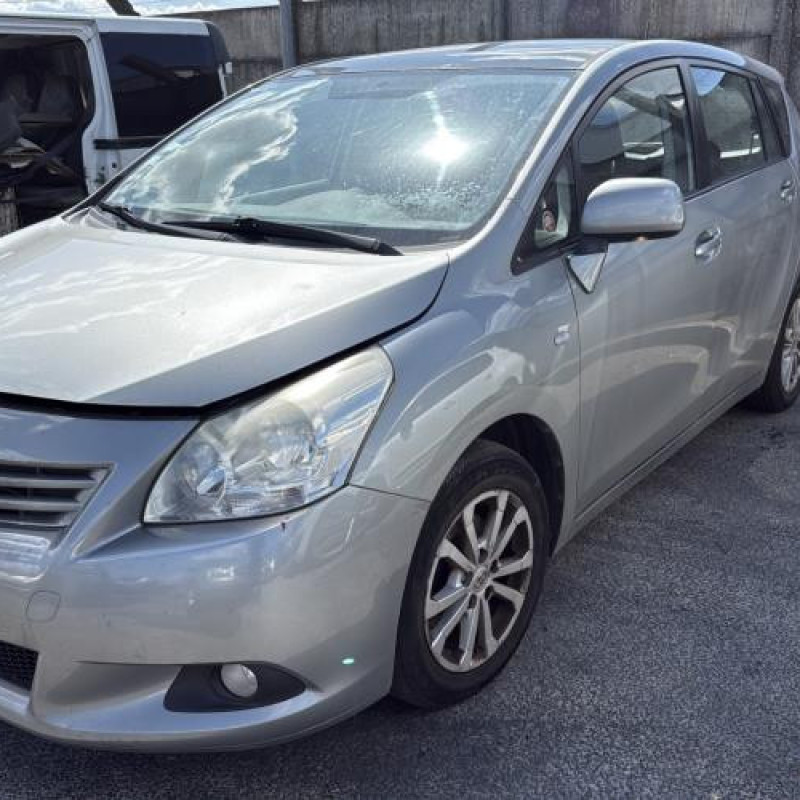 Calandre TOYOTA VERSO Photo n°5